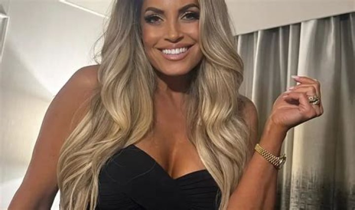 Trish Stratus Biography: Husband, Age, Net Worth, Children, Height, Movies, TV Shows, Pics