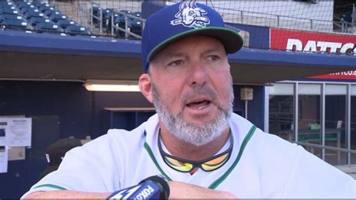 Trot Nixon Net Worth, Age, Height, Bio, Birthday, Wiki!