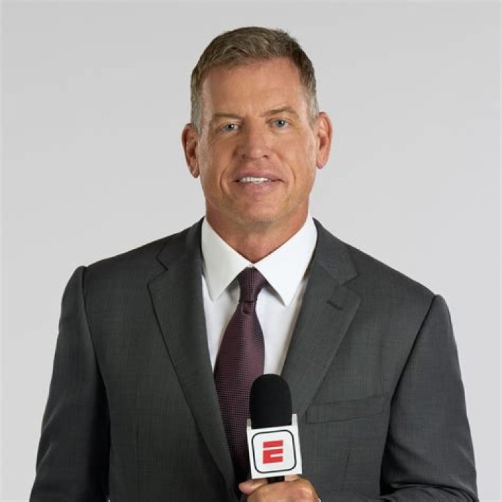 Troy Aikman Bio, Age, Career, Net Worth, Family & More