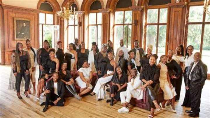 DISCOVER: Troy Ogletree Collaborates With ÊMIA For The Brilliantly Addicting Single "Change"