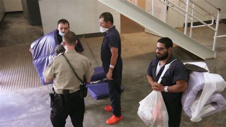 Undercover Boss Recap 1/8/16: Season 7 Episode 4 “Muscle Maker Grill”