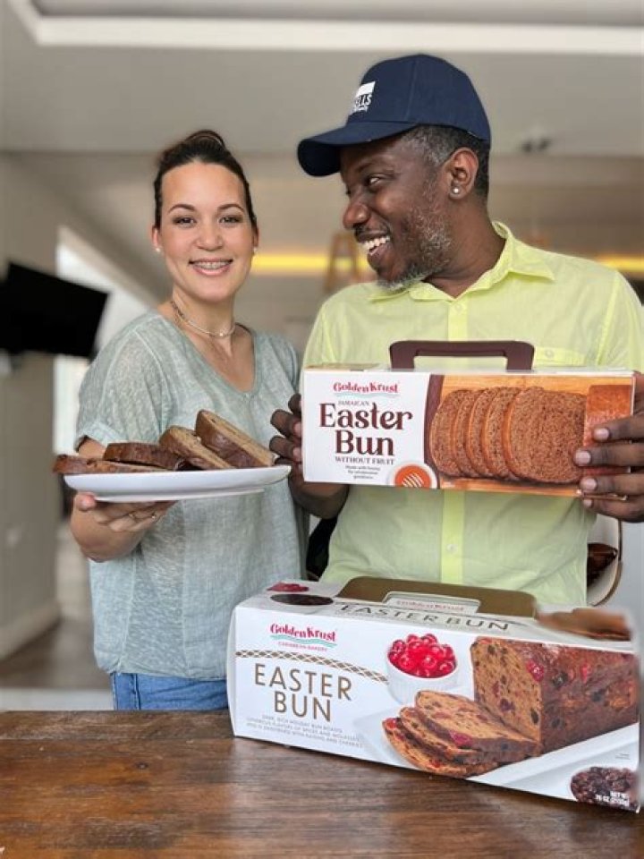 Undercover Boss Recap 5/22/16: Season 7 Episode 11 & 12 “Wienerschnitzel/Golden Krust Caribbean Bakery & Grill”