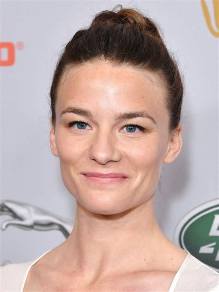 Valerie Pachner Net Worth, Age, Height, Bio, Birthday, Wiki!