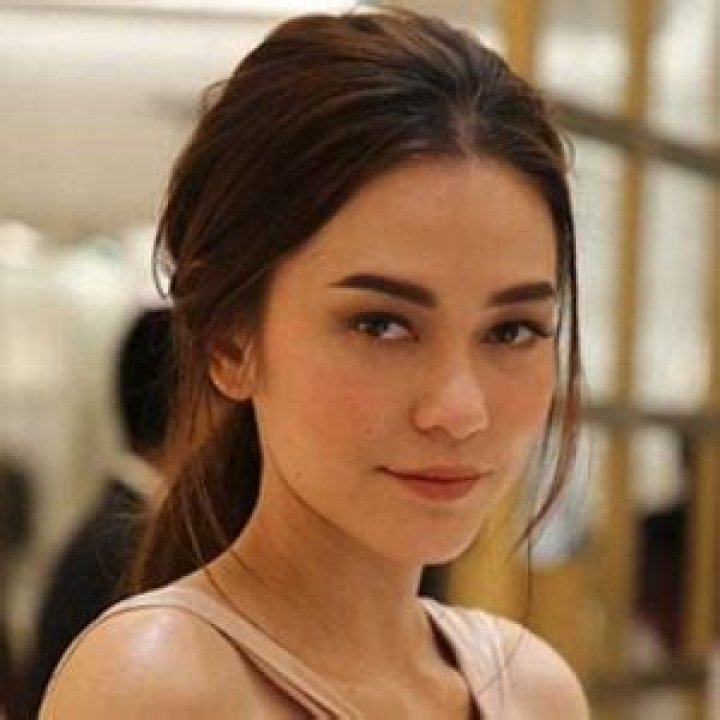 Vanida Golten - Net Worth, Age, Height, Birthday, Bio, Wiki!