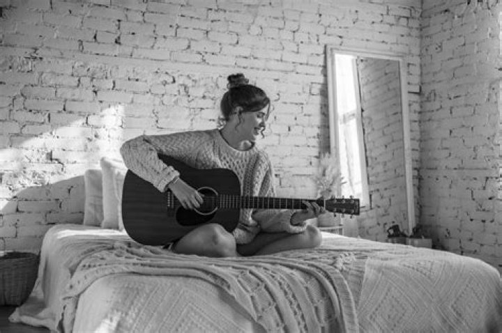 Victoria Staff describes the repeated pattern of mistakes in her toxic relationship with the incredible folk-pop track "Here We Go Again"