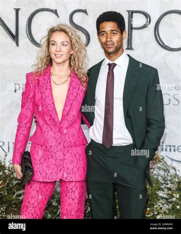 Alfred Enoch Girlfriend, Age, Height, Wife, Engaged, Net Worth 2022