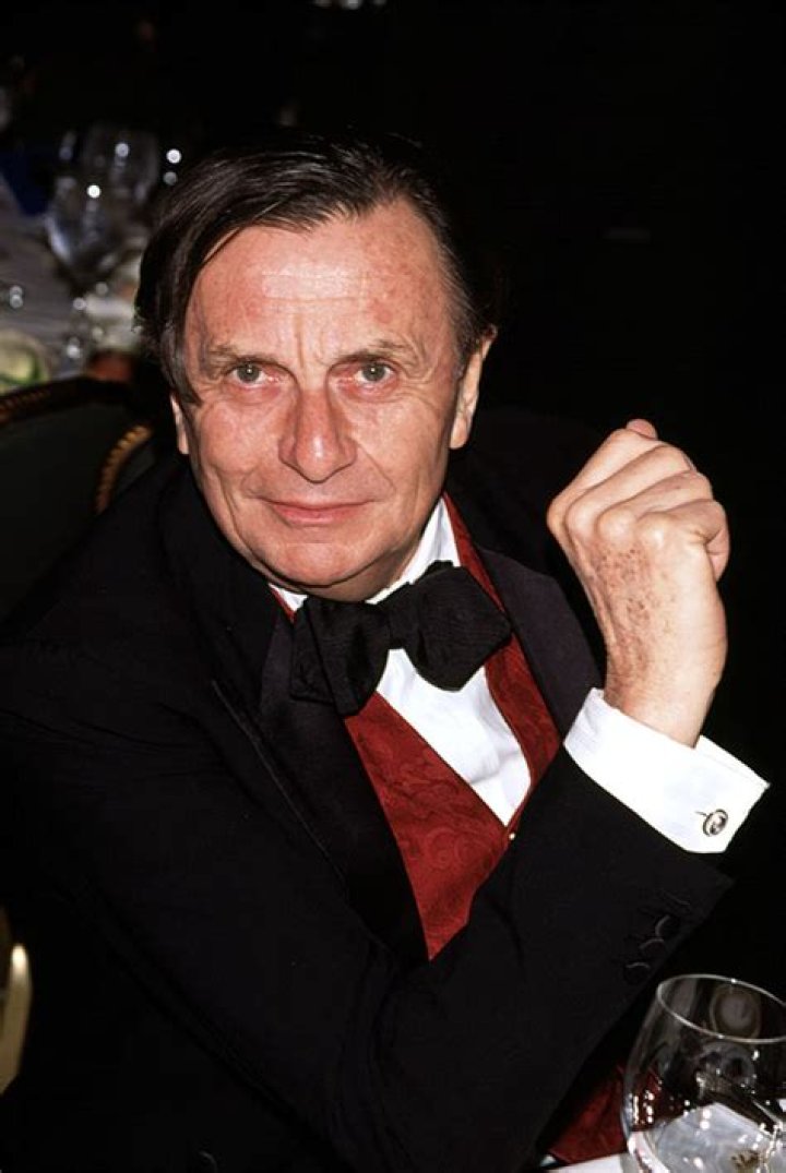 Who Is Barry Humphries?, Age, Height, Family, Net Worth