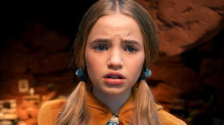 Who Is Holly Willoughby?, Birthday, Education, Family, Social Media