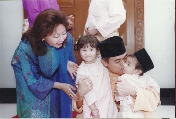 Who Is Khairy Jamaluddin's Wife: Meet  Nori Abdullah