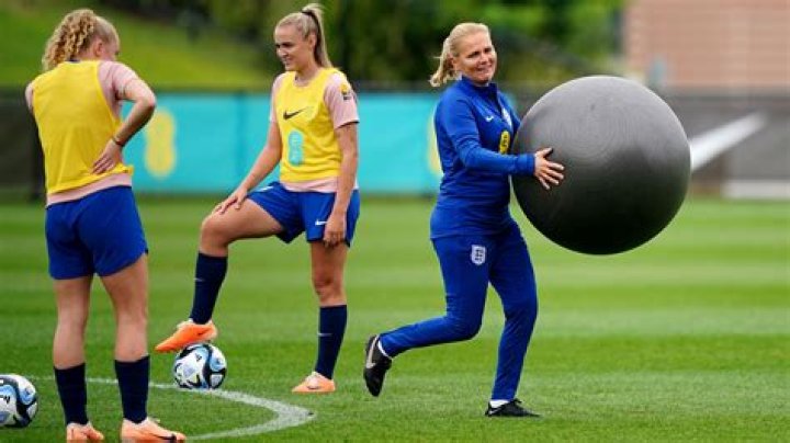 Who Is Sarina Wiegman?, Age, Height, Education, Family, Net Worth