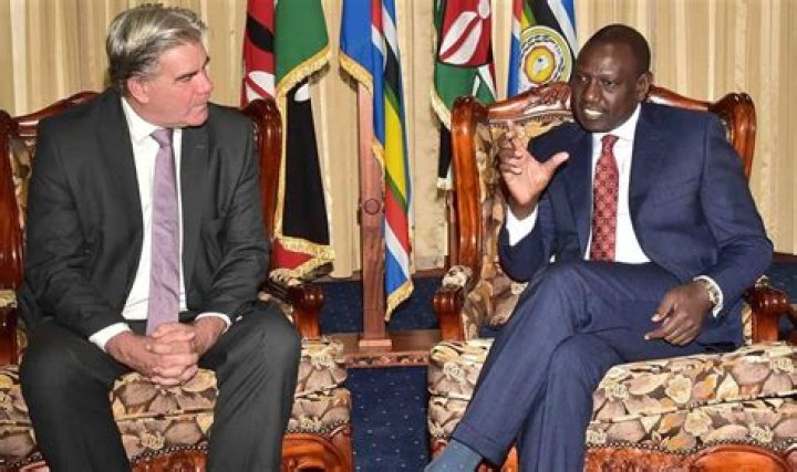 William Ruto Biography: Age, Wife, Children, Net Worth, Tribe, Education, News, Twitter