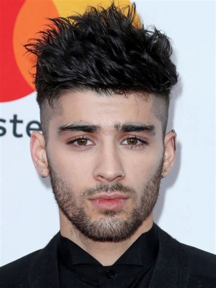 Zayn Malik- Age, Net Worth, Height, Girlfriend, Career, Nationality